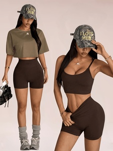 Ensemble de yoga élégant Atlaset trois pièces pour femme – Tenue de sport sans couture avec leggings taille haute, soutien-gorge de sport et veste – Conception personnalisée OEM ODM - Product Image 5