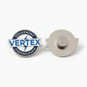 Pins à revers personnalisés de style anime original avec impression UV et revêtement époxy pour la promotion de personnages et les collections de vente au détail - Product Image 4