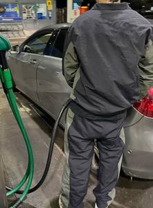 Conjunto de chándal cortavientos personalizado de dos piezas con chaqueta con cremallera y pantalón de nailon para hombre - Product Image 4