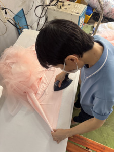 Robe de Soirée de Luxe Harmony pour Filles, en Satin Ivoire, Coupe Asymétrique, Ornée de Perles et Nœud, Tenue de Cérémonie pour Enfants, Personnalisable OEM - Product Image 6