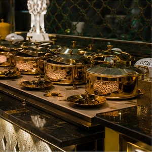 Comptoir de buffet moderne de luxe personnalisé en acier inoxydable avec éclairage LED et commande tactile Bluetooth pour hôtels et traiteurs - Product Image 4