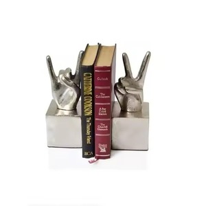 ที่วางหนังสือดีไซน์พรีเมียม สีเงิน ตัวอักษร A-Z พร้อมฐานไม้ สวยหรูสำหรับตกแต่งบ้าน ใช้จัดระเบียบบนโต๊ะทำงาน ใช้เป็นที่กั้นหนังสือ - Product Image 3