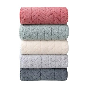 High Quality <b>Microfiber</b> Face <b>Towel</b> Lightweight Fast Dry Soft Smooth Skin Friendly <b>Towel</b> Wholesale Low Price Geometric Pattern - Product Image 2