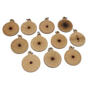 Pendentifs en bois gravés en pierre de cornaline rouge Pendentif en bois gravé Cadeau Artisanat en pierre semi-précieuse - Product Image 3