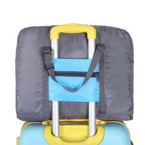 Sac de voyage pliable grande capacité, résistant à l'eau, en nylon, sac fourre-tout de week-end avec poignées réglables en sangle pour le rangement - Product Image 2