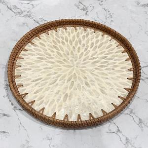 Plateau de service en rotin blanc minimaliste avec incrustations de nacre pour la maison, élégant pour la table et la coiffeuse, vente en gros depuis l'Inde - Product Image 1