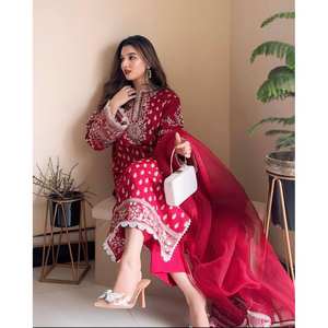 <b>Indian</b> & <b>Pakistani</b> <b>Clothing</b> Elegant Party Wear Suit Set with Thread Embroidery Work - Product Image 3