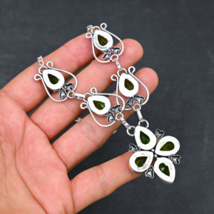 Elegante Collar de Plata de Ley 925 con Diseño de Hoja de Peridoto Verde, Joyería de Moda Hecha a Mano con Cadena de Eslabones para Mujeres, para Cristianas - Product Image 2