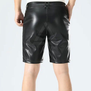 Shorts en cuir pour hommes, matériau doux de haute qualité, design moderne, coupe confortable, idéal pour les tenues décontractées, le sport et les voyages - Product Image 2