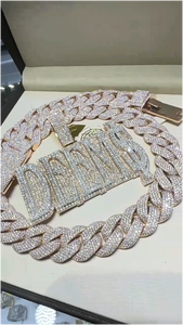 Pendentif Hip Hop personnalisé en moissanite taille ronde, serti de pierres, testé au diamant, en argent 925 plaqué or 18 carats, avec breloque lettre prénom, pour homme - Product Image 1