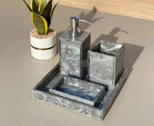 Ensemble d'accessoires de salle de bain en résine personnalisés faits à la main |   Ensemble de comptoir de salle de bain personnalisé avec porte-savon et plateau - Product Image 1