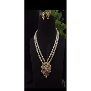 Ensemble collier et boucles d'oreilles de qualité supérieure en véritables perles et pierres CZ pour femmes et filles. - Product Image 2