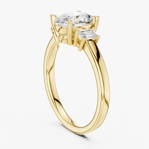 Bague de fiançailles en or jaune 9 carats avec diamant ovale de 1,50 carat cultivé en laboratoire et trois pierres latérales baguette – Vente en gros - Product Image 6