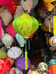 Linternas de Seda Brocada Hechas a Mano, Artesanía Vietnamita Auténtica para Fiestas Temáticas Orientales y Decoración del Hogar - Product Image 3