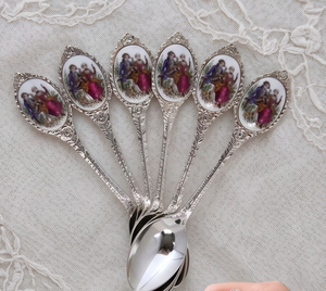 Ensemble de couverts pour enfants, finition argentée exquise, idéal pour des repas sécurisés, les fêtes d'enfants et l'usage quotidien. - Product Image 1