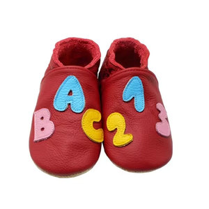 Zapatos de cuero para bebés, primeros pasos, suaves, para niños y niñas, pantuflas para niños pequeños con suela de gamuza en venta - Product Image 3