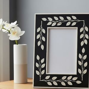 Cadre photo élégant en os incrusté, motif floral noir, décoration moderne pour la maison - Product Image 5