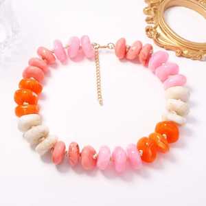Collier en résine fait main, écologique, au design tendance, avec un aspect naturel, thème ange, forme personnalisée pour les occasions branchées - Product Image 5