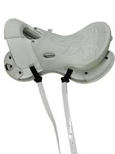 Selle d'équitation professionnelle légère en nylon pour endurance, avec siège ergonomique rembourré, sangles de fixation sécurisées, 16 pouces, capacité 5-10 kg - Product Image 1