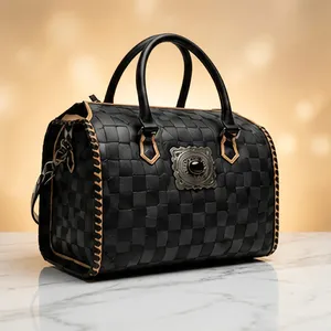 Sac à main de luxe en cuir véritable pour femme, motif losanges, chaînes décoratives, deux anses, fermeture éclair, grande taille, vente en gros - Product Image 1