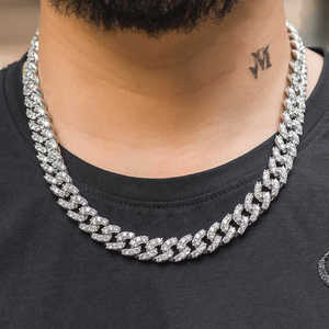 สร้อยคอแบบ Cuban Link ชุบทอง 14k พรีเมียมสำหรับผู้ชาย ประดับเพชรทรงเหลี่ยมเจียระไนแบบ Brilliant Cut ระยิบระยับ สวยงามทันสมัย - Product Image 1