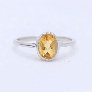 Bague Solitaire en Argent Sterling Massif 925 avec Citrine Naturelle Ovale Facettée Sertie en Bezel, Bijoux Fins, Memoria Jewels - Product Image 2