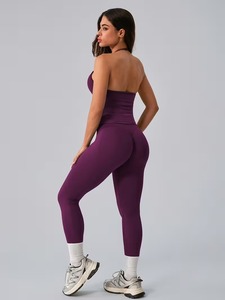 Conjunto Deportivo de 2 Piezas para Mujer, Top Corto con Cuello Halter y Leggings de Cintura Alta con Efecto Push-Up, sin Costuras, para Gimnasio - Product Image 2