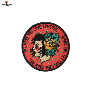 Patch en tissu PU brodé 3D personnalisé de haute qualité pour chapeaux et vêtements, prix de gros, fabriqué au Pakistan - Product Image 5