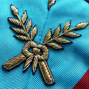 Badge magnétique simple et tendance, brodé à la main avec des perles AASR, pour col de chemise - Expert - Product Image 3