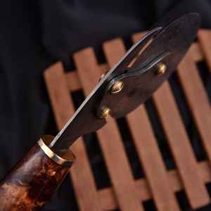 Couteau à pizza Viking en acier inoxydable Damas fait main avec lame Viking en bois de rose, coupe-pizza Valhalla - Product Image 3