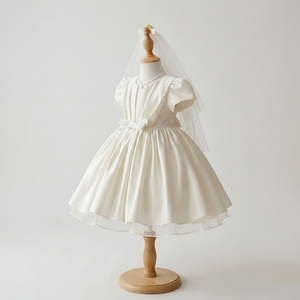 Vestido de niña de las flores personalizado estilo heredado, de satén color marfil con mangas abullonadas, estilo princesa, para boda, primera comunión, bautizo, boutique infantil - Product Image 2