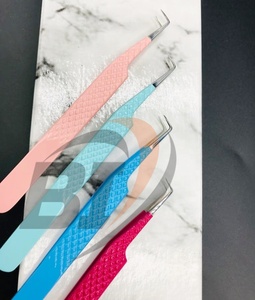Pince à épiler professionnelle de haute qualité pour extensions de cils, en acier inoxydable, à pointe lisse, avec prise diamantée à 90 degrés, testée à la main, pour volume - Product Image 5