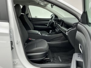 พรีเมียม ดีลักซ์ ลักชัวรี สำหรับรถ Tucson SE AWD SUV ปี 2025 พร้อมเบาะหนัง - Product Image 5