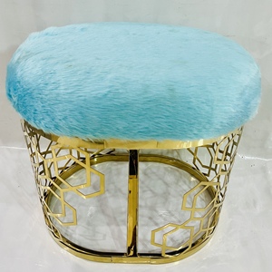 Tabourets de découpe laser ovales dorés avec tissu en fourrure confortables pour les sièges utilisés dans les bureaux à domicile et les restaurants disponibles dans une nouvelle taille - Product Image 1