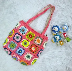 Sacs en coton élégants brodés à la main avec des sacs de courses réutilisables écologiques pour les boutiques, les cadeaux et les événements promotionnels - Product Image 3
