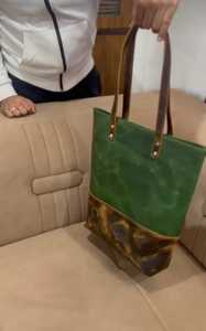 Portefeuille-pochette en cuir de veau sculpté à la main par BS INTERNATIONAL, pour femmes, personnalisé, fermeture éclair, imperméable, capacité 3L+ - Product Image 5