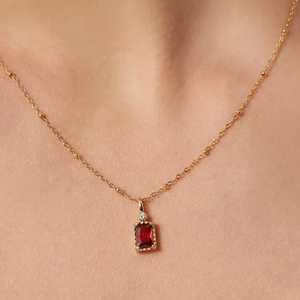 Collier pendentif grenat plaqué or 18 carats pour femme, chaîne maille gourmette classique, bijou à porter au quotidien - Product Image 1