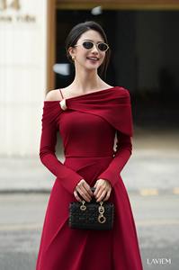 Jupe évasée trapèze pour femme, taille haute, rouge foncé premium |   Jupe Layla pour une mode de bureau élégante |   LAVIEM - Product Image 3