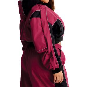 Conjunto de Chándal Corto Cortavientos para Mujer OEM, Diseño de Paneles Personalizado, Chaqueta con Cremallera, Pantalones de Cintura Alta, Fabricante de Ropa Urbana, Suministro al por Mayor - Product Image 4