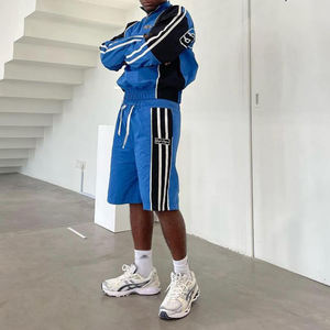 Ensemble de survêtement personnalisé en nylon avec coupe-vent, short et sweat à capuche en polyester - Product Image 3