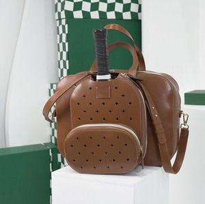 Bolsa de transporte premium para palas de pickleball con construcción de cuero para protección, durabilidad y estilo deportivo a bajo precio. - Product Image 5