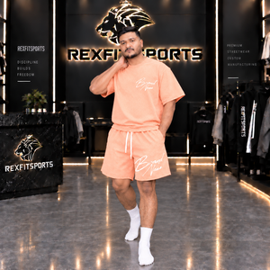 ชุดเสื้อยืดและกางเกงขาสั้นโอเวอร์ไซส์สำหรับผู้ชาย สไตล์สตรีทแวร์ ลายกราฟิก เสื้อผ้าลำลอง สั่งทำโลโก้ได้ ขายส่ง 2 ชิ้น - Product Image 2