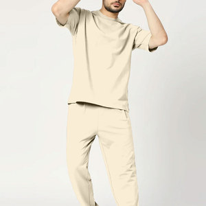 Conjunto de camiseta y pantalón para hombre, ideal para verano, con la mejor tela, MOQ bajo, nuevo, de media manga, estilo moderno y a la moda. - Product Image 4
