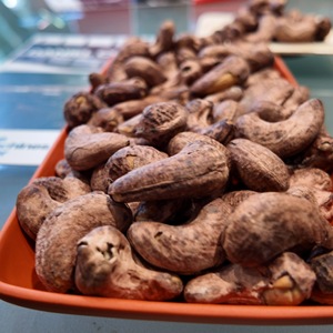 Noix de cajou salées et grillées d'Afrique, qualité W240, biologiques, qualité supérieure pour les marchés d'exportation, avec service OEM/ODM disponible - Product Image 5