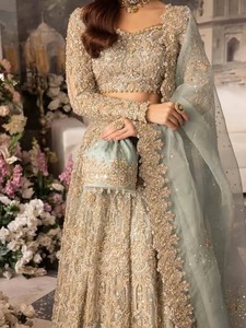 Elegante Lehenga Choli Plateado Bordado, Vestido Largo Tradicional para Bodas y Fiestas, de Alta Calidad y Listo para Usar, para Mujer - Product Image 4