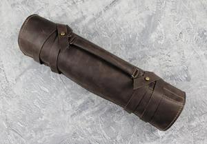 Étui à couteaux de chef portable léger classique en cuir véritable fait main de haute qualité, 4-6 compartiments pour accessoires de cuisine - Product Image 2