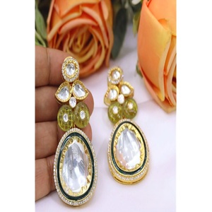Atractivos Pendientes de Diseño Moderno en Latón Chapado en Oro con Moissanita de Alta Calidad para Mujer, Ideales para Bodas y Fiestas - Product Image 3