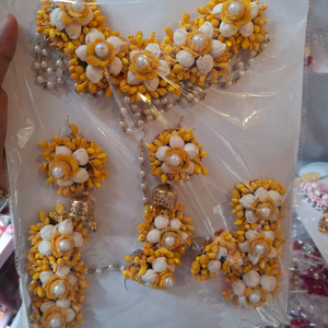 Exportation de qualité jaune blanc Floral ensemble de bijoux de mariée avec perles Haldi & Mehendi Collection chaîne réglable Design cérémonies - Product Image 1