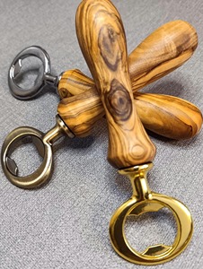Abridor de botellas de madera de primera calidad con bandeja de servicio, ideal para una presentación elegante de bebidas en fiestas, procedente de la India. - Product Image 5
