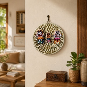 Panier en herbe tressé à la main avec garniture et poignée festives, écologique et élégant pour le rangement - Product Image 2